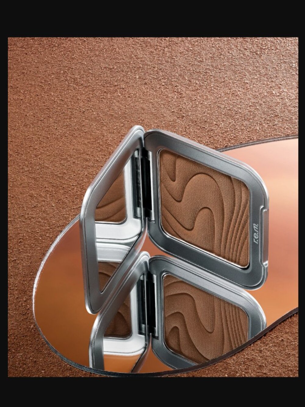 ❣️2/$36 NIB R.E.M. Beauty Ariana Grande Hypernova Satin Matte Bronzer Blazed